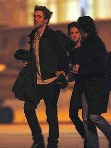 Twilight Romance: Exploring The Love Lives Of Robert Pattinson And Other Stars Twilight Romance: Exploring The Love Lives Of Robert Pattinson And Other Stars