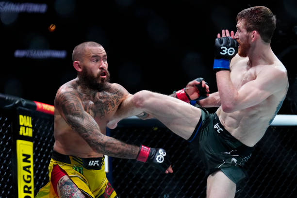 UFC Des Moines Fight Night: Complete Prediction Guide UFC Des Moines Fight Night: Complete Prediction Guide