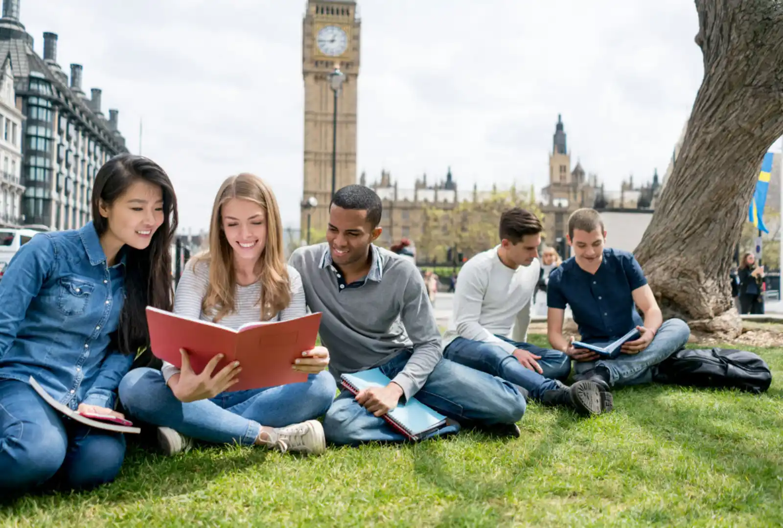 UK Student Visas: New Restrictions For Pakistani Students And Asylum Seekers UK Student Visas: New Restrictions For Pakistani Students And Asylum Seekers