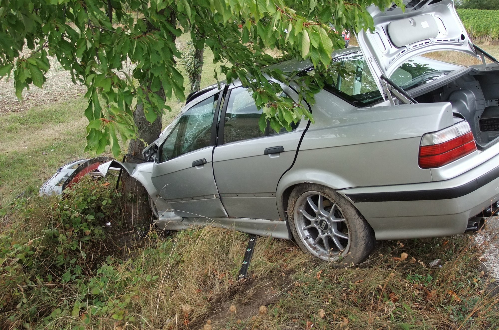 Unfall In Stemwede: Auto Prallt Gegen Baum – Verletzte In Bad Essen Unfall In Stemwede: Auto Prallt Gegen Baum – Verletzte In Bad Essen