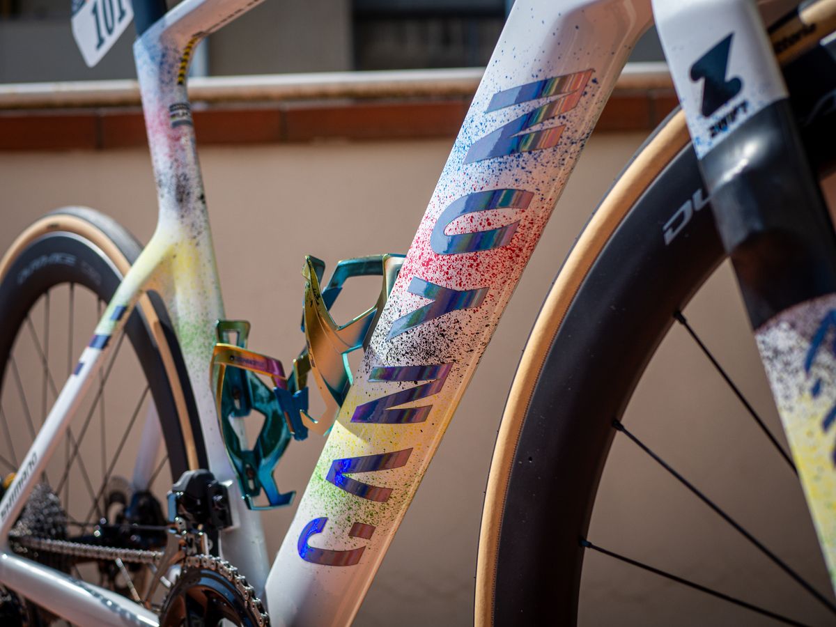 Van Der Poel's Custom Canyon Aeroad: A Closer Look At His Tirreno-Adriatico Machine