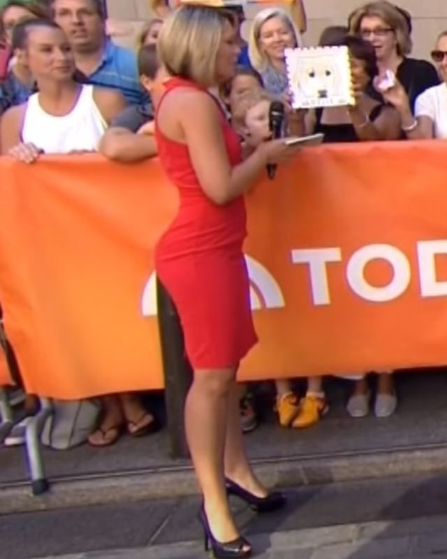 Walt Frazier Shows Off Championship Rings To Dylan Dreyer On Today Walt Frazier Shows Off Championship Rings To Dylan Dreyer On Today