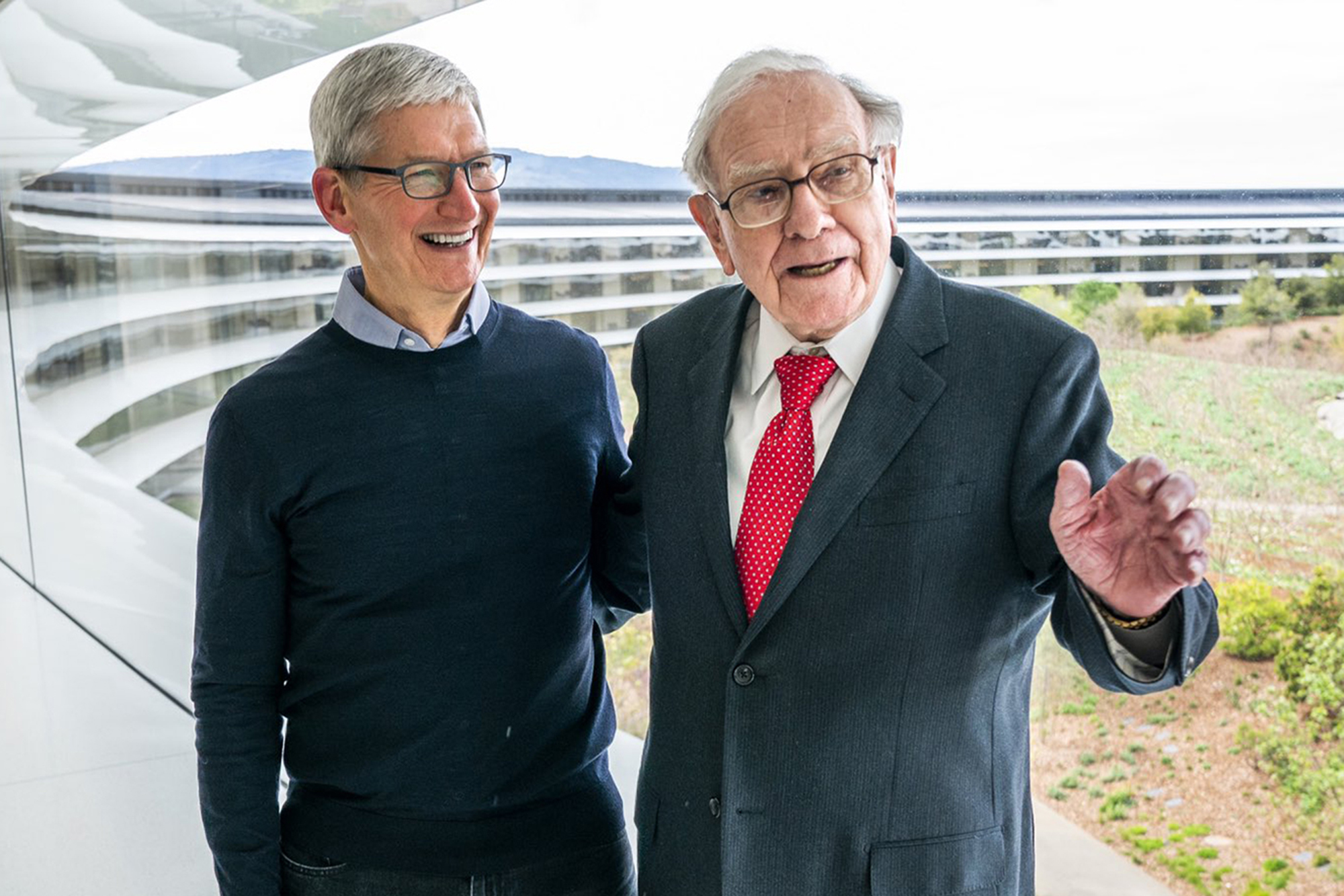 Warren Buffett's Apple Bet: What Investors Can Learn Warren Buffett's Apple Bet: What Investors Can Learn
