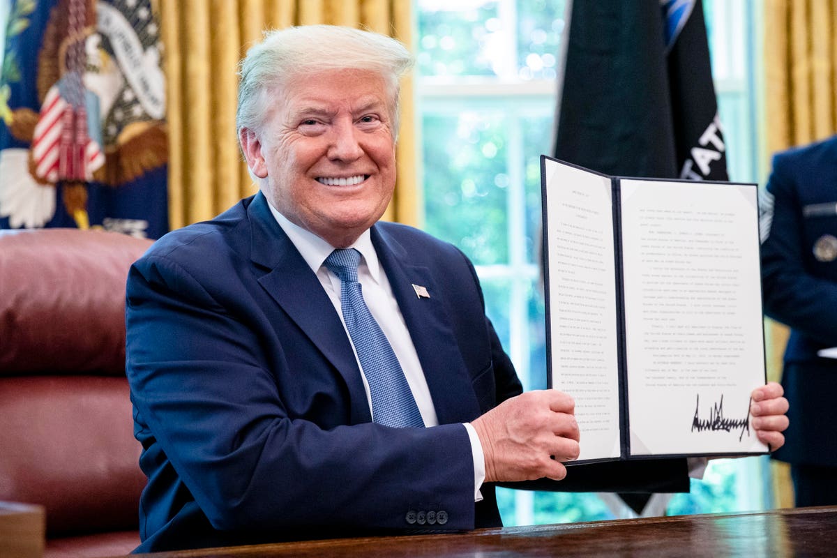 Would Privatizing Student Loans Under Trump Benefit Or Harm Borrowers? Would Privatizing Student Loans Under Trump Benefit Or Harm Borrowers?