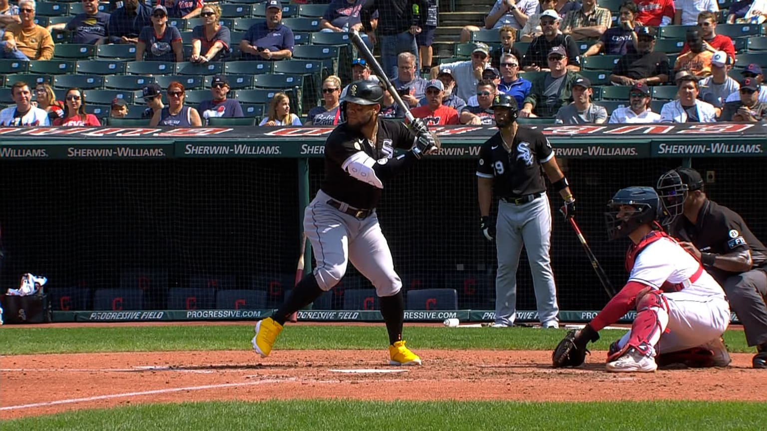 Yoán Moncada's Home Run Powers Angels To Fifth Straight Victory Yoán Moncada's Home Run Powers Angels To Fifth Straight Victory