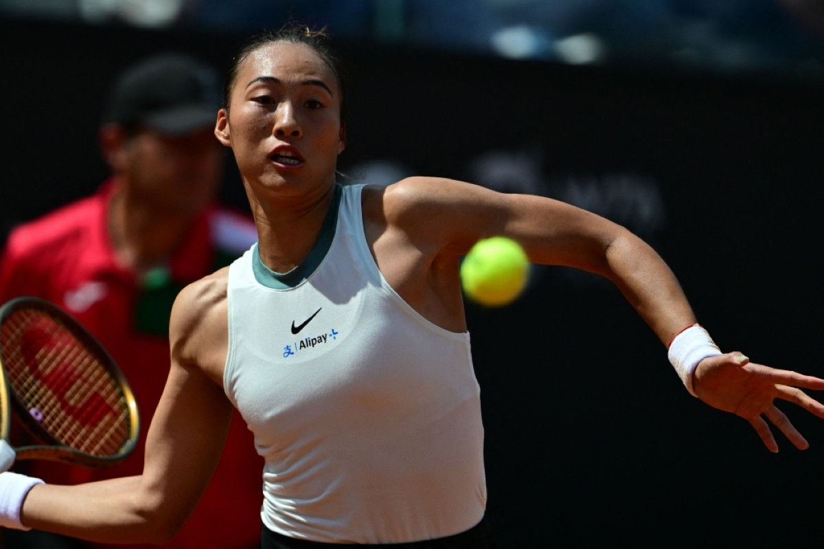 Zheng Triumphant: Progresses To The Rome Last 16 Zheng Triumphant: Progresses To The Rome Last 16